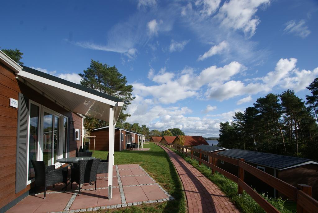 Camping-Und Ferienpark Havelberge Gross Quassow Exterior photo